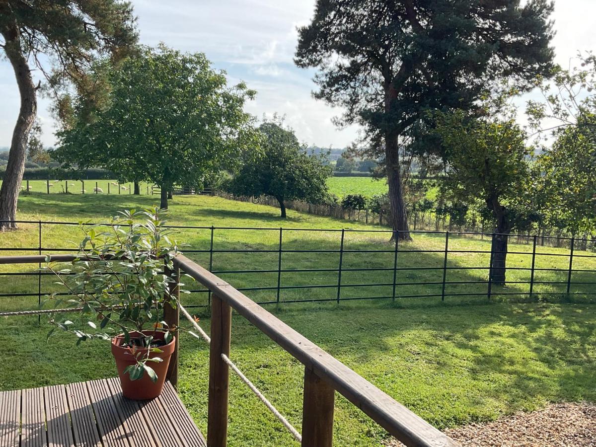 Secluded Cosy Luxury Pod With Wood Fired Hot Tub Hotel Shrewsbury Exterior photo