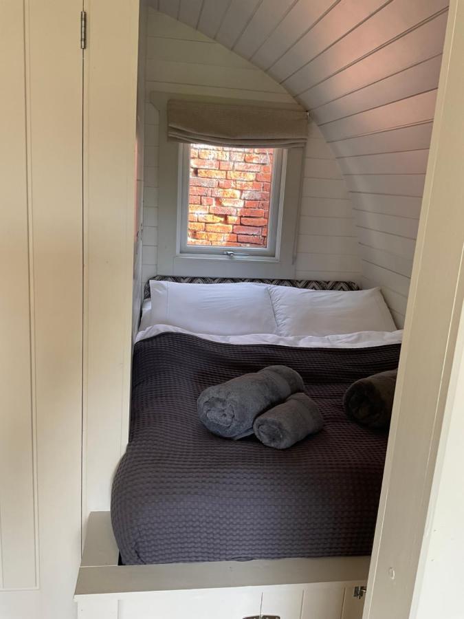 Secluded Cosy Luxury Pod With Wood Fired Hot Tub Hotel Shrewsbury Exterior photo