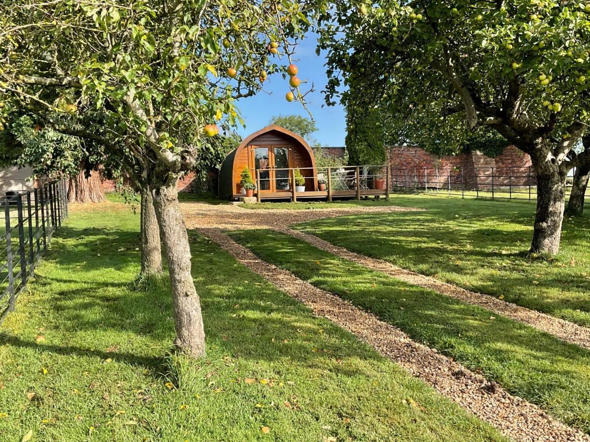 Secluded Cosy Luxury Pod With Wood Fired Hot Tub Hotel Shrewsbury Exterior photo