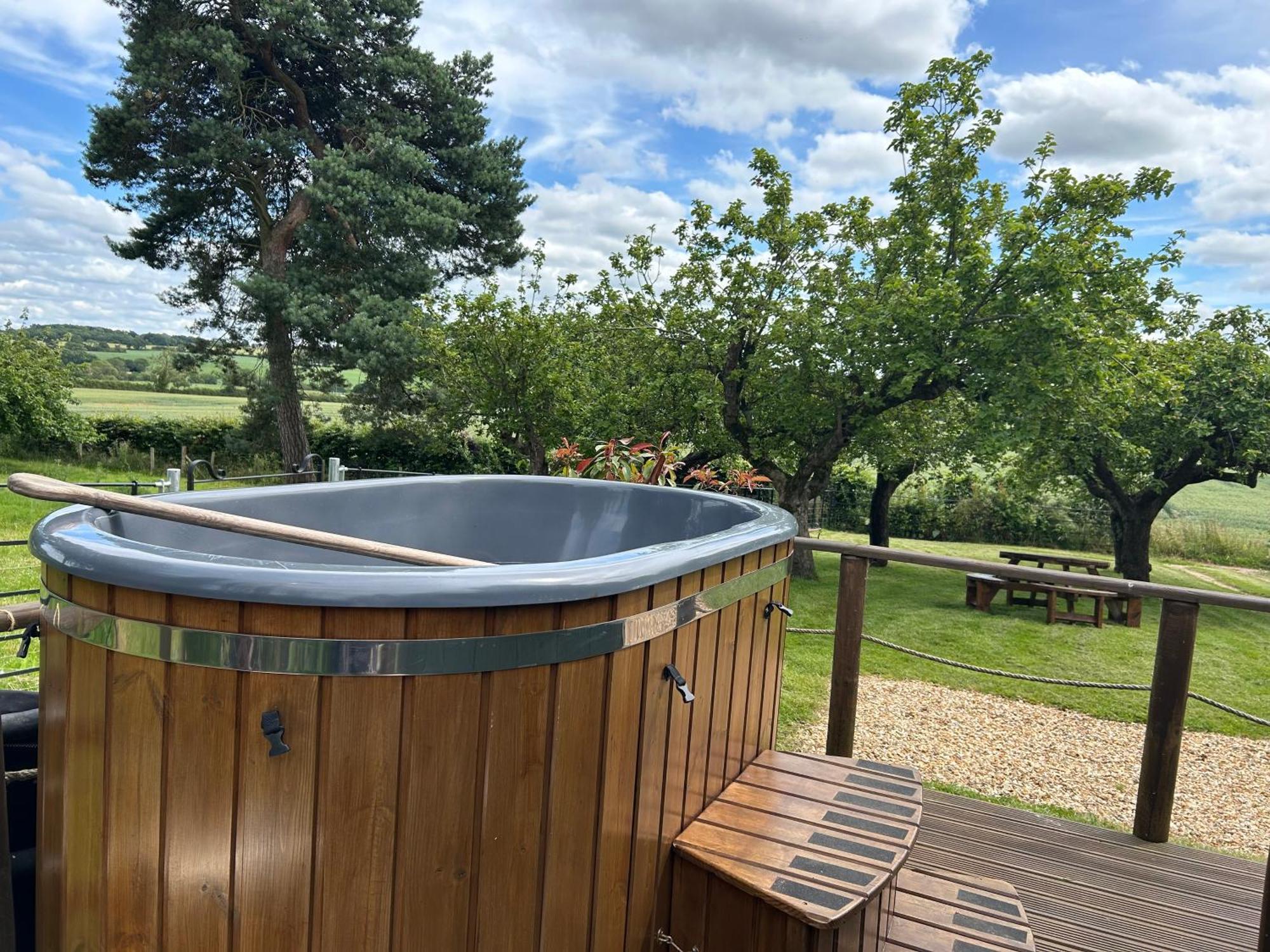 Secluded Cosy Luxury Pod With Wood Fired Hot Tub Hotel Shrewsbury Exterior photo