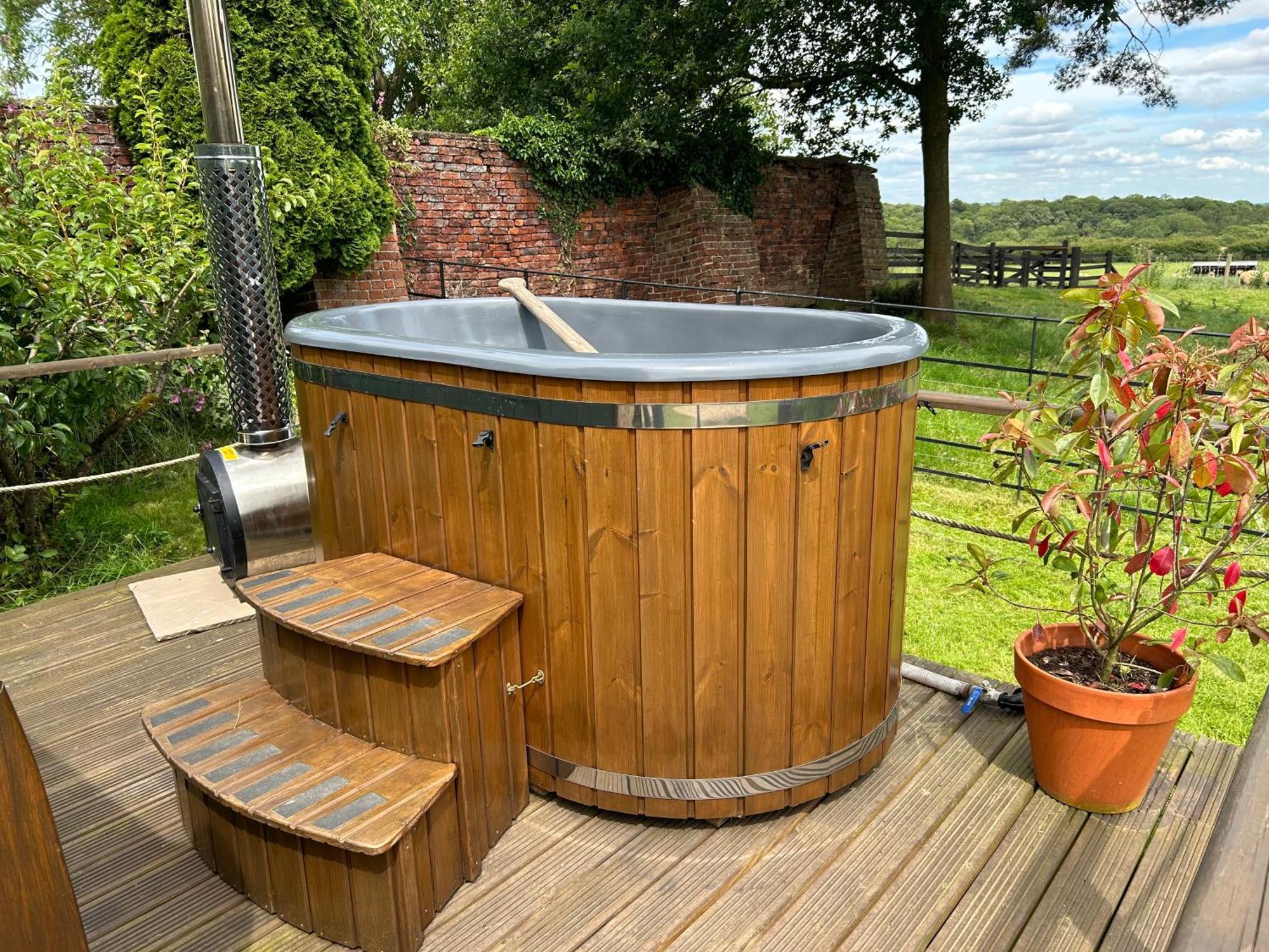 Secluded Cosy Luxury Pod With Wood Fired Hot Tub Hotel Shrewsbury Exterior photo